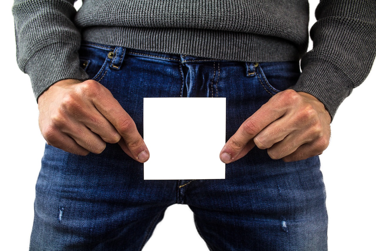 Abspritzen mit Penisring  Mehr Sperma oder gefhrlich?  Faqerotik.com